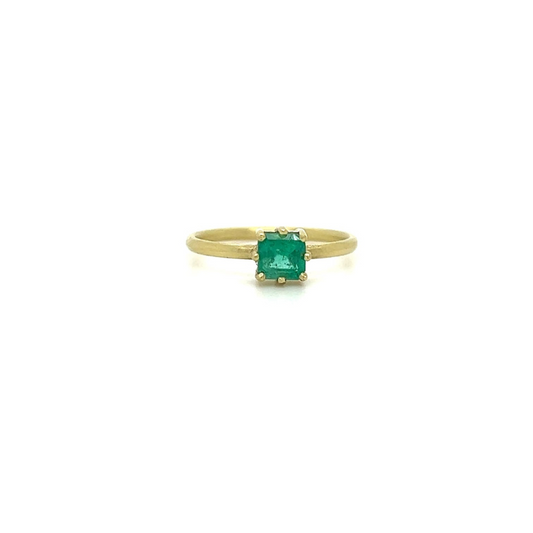 Beautiful Emerald Green Gold Ring - Jewelheistla