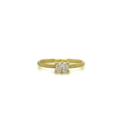 Bright and Beautiful Radiant Diamond set in 18kt gold ring - Jewelheistla