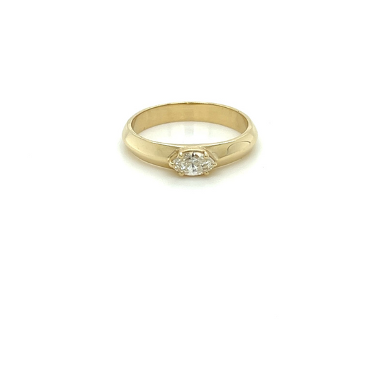 Pretty Marquis in a yellow gold knife edge ring - Jewelheistla
